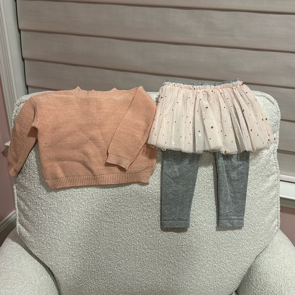 Miniclasix sweater and legging with tutu. - Picture 1 of 7